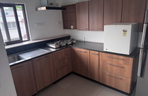 Teynampet Apartment | Charming 1-bedroom apartment with WiFi, AC in enchanting Chennai near PoesGarden