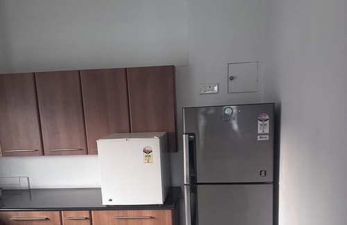 Teynampet Apartment | Charming 1-bedroom apartment with WiFi, AC in enchanting Chennai near PoesGarden