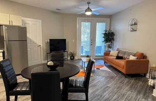 Addison Apartment | Charming 1-bedroom apartment in superb Addison with WiFi & a ton of amenities!