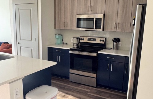 Addison Apartment | Charming 1-bedroom apartment in terrific Addison with fitness room, WiFi