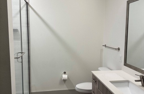 Addison Apartment | Charming 1-bedroom apartment in terrific Addison with fitness room, WiFi