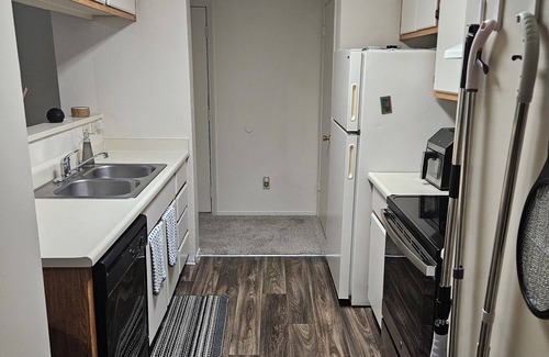 Vallejo Apartment | Charming 1-bedroom apartment in delightful Vallejo in a safe gated community,