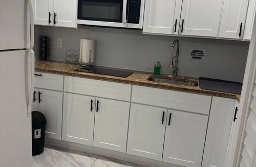 Seffner Community Alliance Apartment | Charming 1-bedroom apartment with AC, WiFi in peaceful Valrico