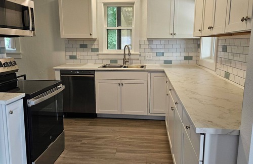 Culver Apartment | Charming 1-bedroom apartment in Culver with WiFi, AC, outdoor covered deck