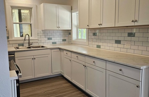 Culver Apartment | Charming 1-bedroom apartment in Culver with WiFi, AC, outdoor covered deck