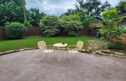 Northwest Dallas Apartment | Charming 1-bedroom apartment in welcoming Dallas with WiFi, AC