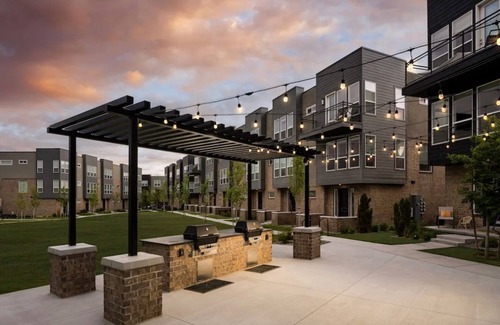 Draper Apartment | Charming 1-bedroom apartment with AC, fitness room, WiFi in marvelous Draper