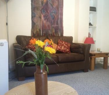 Hailsham Apartment | Charming 1-Bedroom Apartment near South Downs