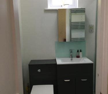 Hailsham Apartment | Charming 1-Bedroom Apartment near South Downs
