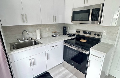Seybold Apartment | Charming 1-bedroom apartment with AC, WiFi in Heart of Miami