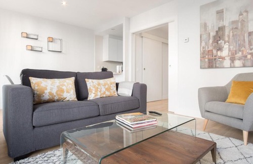 Trafalgar Apartment | Charming 1-Bedroom Apartment in Central Madrid Stylish Retreat for 2, Alonso Martinez I