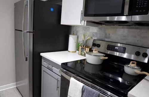 Alden Bridge Apartment | Charming 1-Bedroom Apt with Pool & Fitness Center