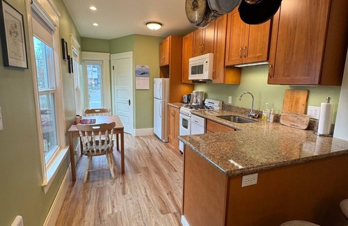 Miller Park Apartment | Charming 1-bedroom apt in Capitol Hill