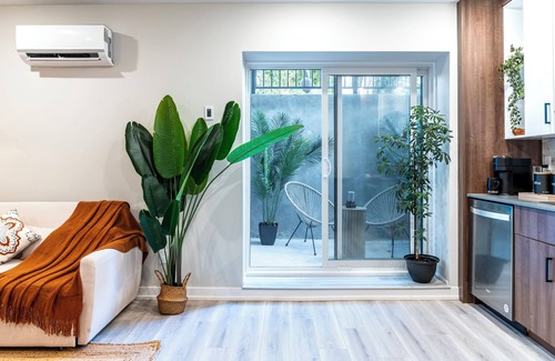 Westboro House | Charming 1 bedroom Boho retreat- Close to downtown