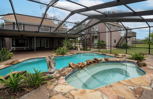 Riverview House | Charming 1-bedroom bungalow with WiFi and fitness room nin Riverview