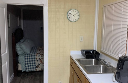 Brooklyn House | Charming 1-bedroom building in Jay with, AC, on 1 acres of land.