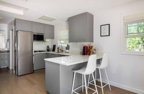 San Carlos Cottage | Charming 1-bedroom cottage with WiFi, AC in tranquil San Carlos