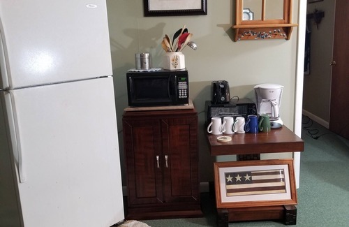 Waterville Cottage | Charming 1-bedroom cottage in delightful Waterville with AC