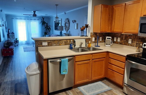 Myrtle Grove Condo | Charming 1-bedroom condo in Wilmington with AC, WiFi close to beach, hospital !