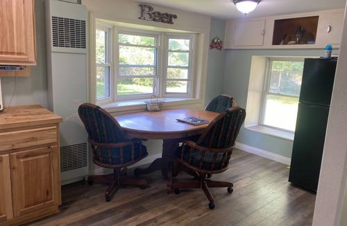 Port Hope Cabin | Charming 1-bedroom cabin in Port Hope-PET FRIENDLY