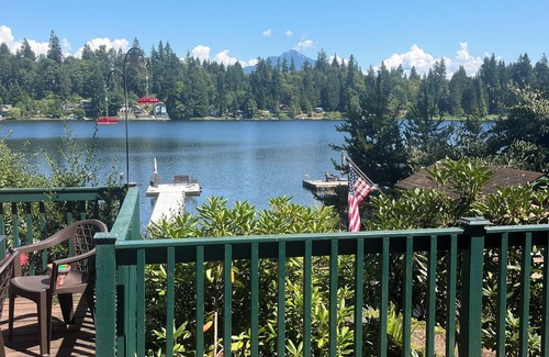 Lake Bosworth Cabin | Charming 1 bedroom cabin on Lake Bosworth. Close to historic downtown Snohomish