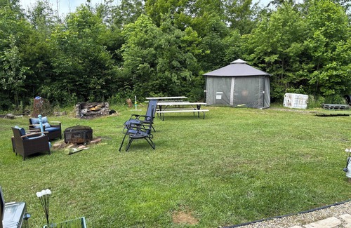 Geneva Cabin | Charming 1-bedroom cabin in Geneva