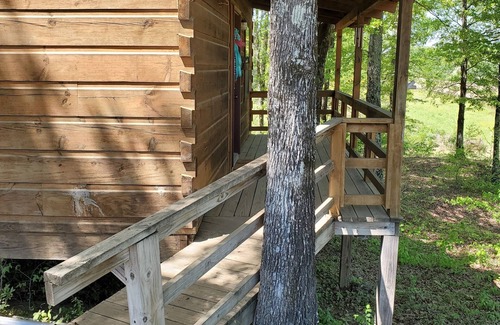 Winona Cabin | Charming 1-bedroom cabin in Winona. Close 50 minutes to Starkville for games.