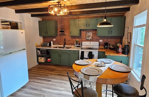 Salisbury House | Charming 1-bedroom country getaway in serene Salisbury