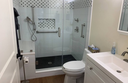 Savannah Cottage | Charming 1-bedroom cottage with AC, WiFi in peaceful gated Community in Savannah