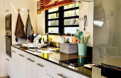 Black River Cottage | Charming 1-bedroom cottage in brilliant Tamarin with Pool, WiFi, AC