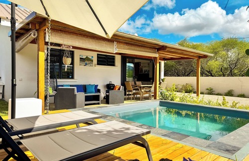 Black River Cottage | Charming 1-bedroom cottage in brilliant Tamarin with Pool, WiFi, AC