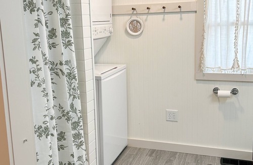 Mifflin Cottage | Charming 1-bedroom cottagenCouples Retreat