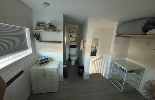 Oakland Cottage | Charming 1-bedroom cottage walking distance to Highland Hospital