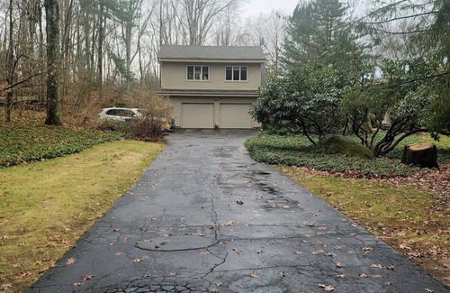 Monroe Apartment | Charming 1-Bedroom duplex apartment in Monroe