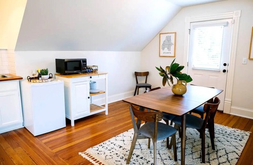 East Side Cottage | Charming 1-bedroom enchanting cottage with goats in Atlanta's Grant Park