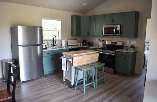 Seneca Other | Charming 1-bedroom farmhouse in marvelous Seneca with WiFi, AC