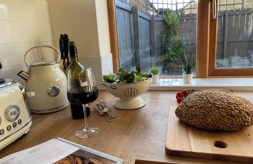 Bedlington Cottage | Charming 1-bedroom cottage in enchanting Bedlington with WiFi