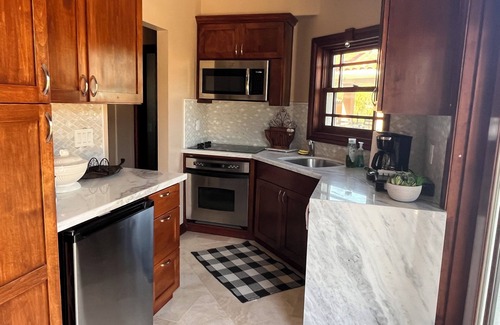 Poway Cottage | Charming 1-bedroom guest house/resort style in quiet, gated community in Poway.