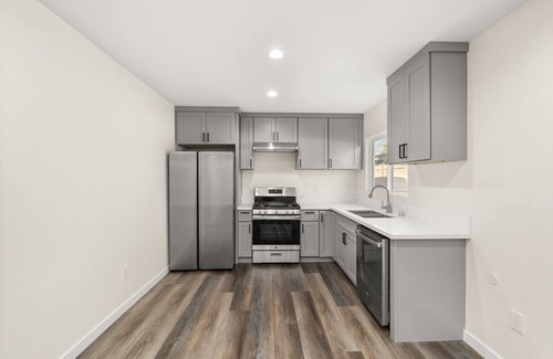 Harbor Apartment | Charming 1-bedroom House, with Dedicated Workspace, AC & W/D in Unit