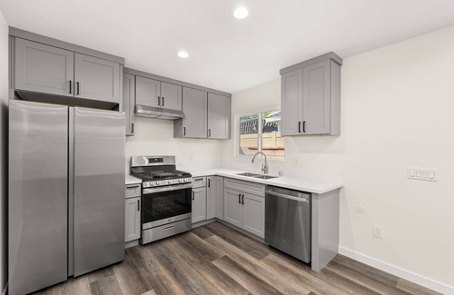 Harbor Apartment | Charming 1-bedroom House, with Dedicated Workspace, AC & W/D in Unit