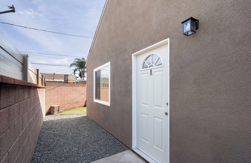 Harbor Apartment | Charming 1-bedroom House, with Dedicated Workspace, AC & W/D in Unit