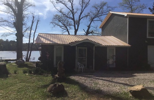 Perryville House | Charming 1-bedroom house with WiFi, AC in serene Perryville, close to Petit Jean