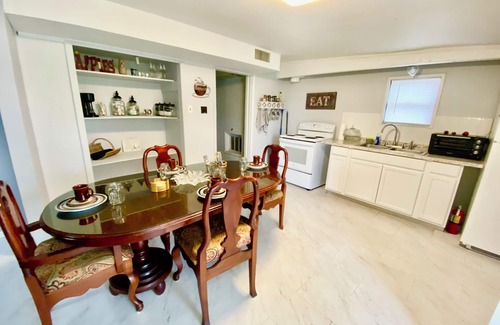 Ingleside House | Charming 1-bedroom house with WiFi and AC in quaint Ingleside.
