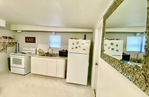 Ingleside House | Charming 1-bedroom house with WiFi and AC in quaint Ingleside.
