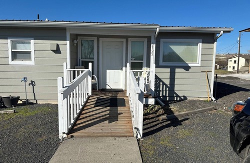 Pendleton House | Charming 1-bedroom house with AC and WiFi in peaceful Pendleton