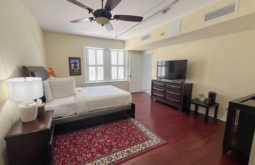 DeLand Hotel | Charming 1-bedroom hotel with WiFi, AC in wonderful DeLand