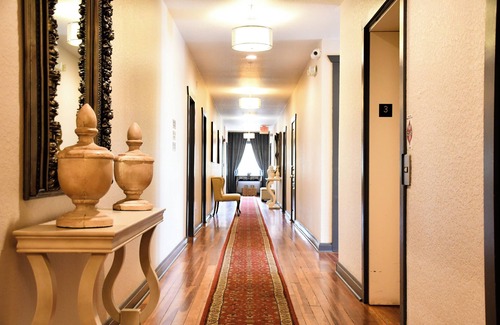 DeLand Hotel | Charming 1-bedroom hotel with WiFi, AC in wonderful DeLand