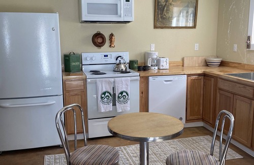 East Missoula House | Charming 1-bedroom house with WiFi, AC in brilliant Missoula.