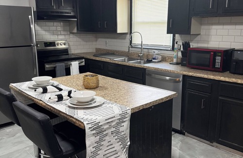 Richmond House | Charming 1-bedroom house with WiFi and AC in serene Richmond