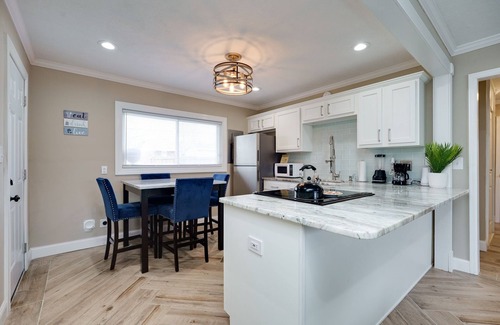 Dayton House | Charming 1-bedroom house with WiFi, AC in welcoming Trotwood